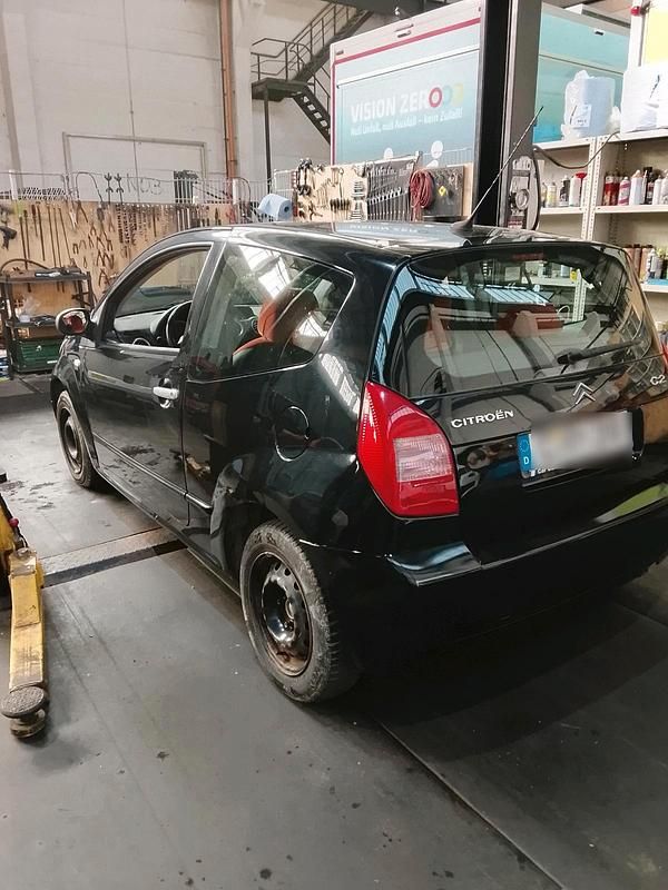 Gebraucht Citroën C2 74 PS (54 kW) 2003 Schwarz Kleinwagen