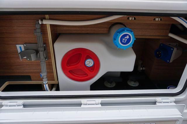 Gebraucht Weinsberg CaraSuite 155 PS (114 kW) 2024 Magnetic grau (metallic) Van