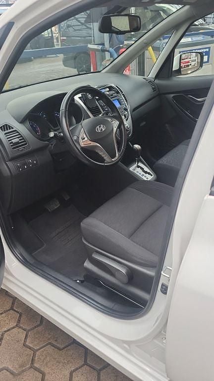 Gebraucht Hyundai ix20 125 PS (91 kW) 2014 Weiß Kleinwagen