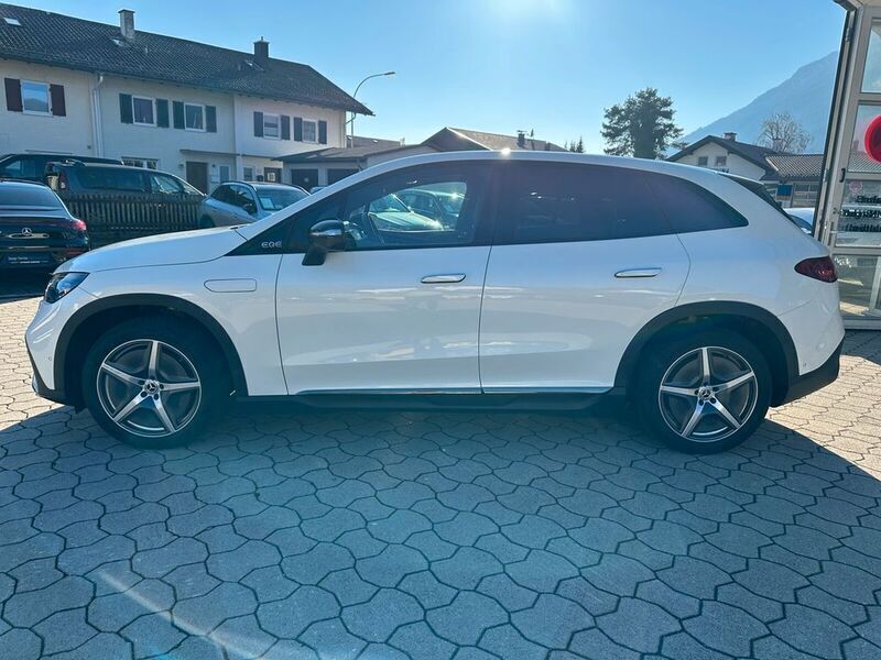 Gebraucht Mercedes EQE300 AMG 180 kW (245 PS) 2024 Weiß SUV