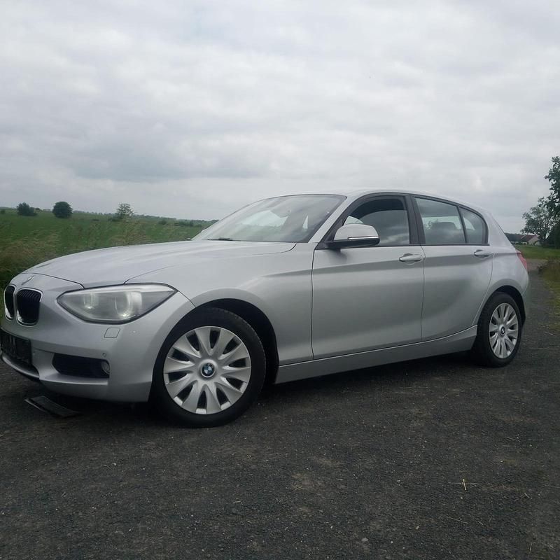 Silber Gebraucht 2012 BMW 116 Urban Line Kleinwagen | 7.497 € (Guter Preis) - Bild 1/4