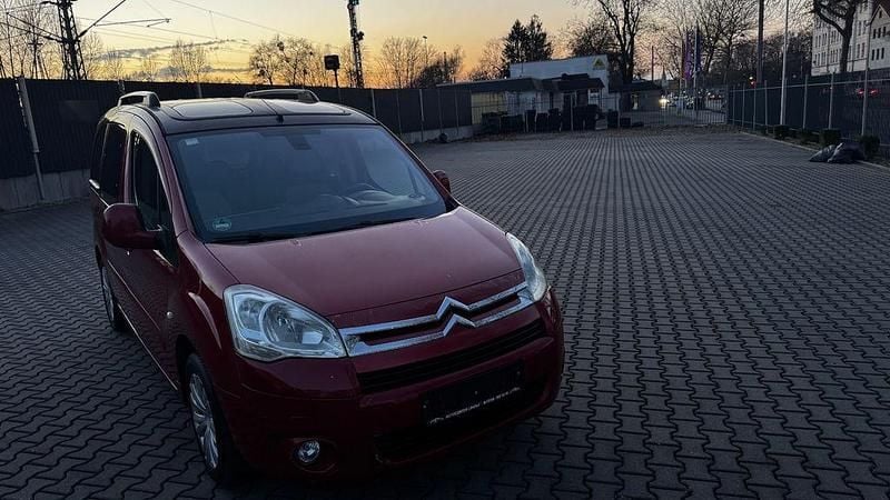 Second-hand Citroën Berlingo Exclusive 120 CP (88 kW) 2010 Roșu Monovolum
