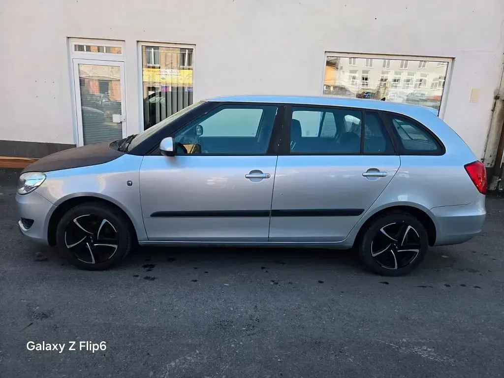 Gebraucht Skoda Fabia Ambiente 69 PS (50 kW) 2010 Silber Kombi
