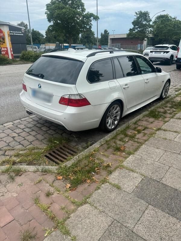 Weiß Gebraucht 2009 BMW 523 M Sport Kombi | 5.350 € (Guter Preis) - Bild 1/4