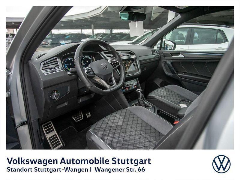 Gebraucht VW Tiguan R-line 150 PS (110 kW) 2023 Silber SUV