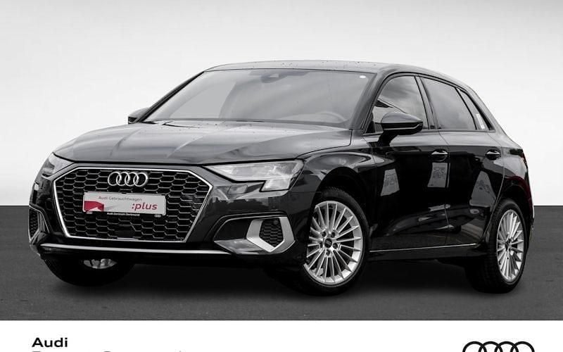Grau Gebraucht 2024 Audi A3 Sportback Advanced Limousine | 27.121 € (Superpreis) - Bild 1/4