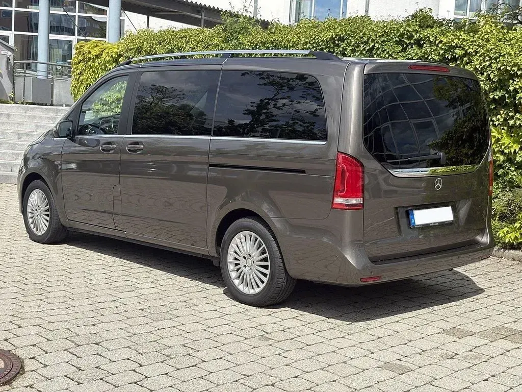 Gebraucht Mercedes V250 Avantgarde Edition 190 PS (139 kW) 2017 Indiumgrau Van / Kleinbus
