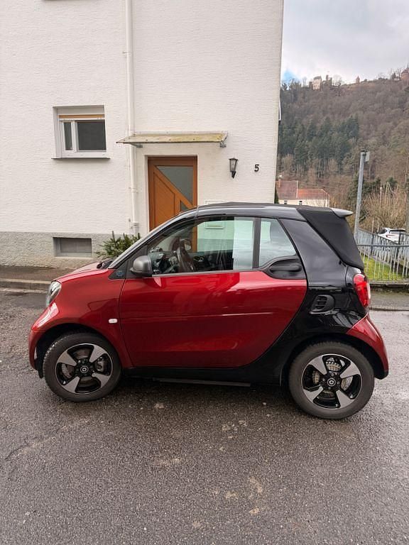 Gebraucht Smart ForTwo Electric Drive 60 kW (82 PS) 2023 Rot Cabrio