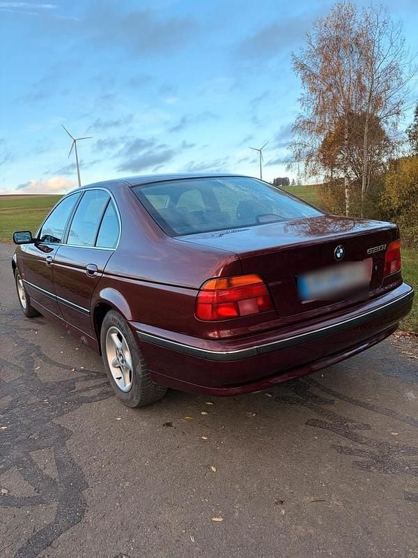 Gebraucht BMW 520 150 PS (110 kW) 1999 Rot Limousine