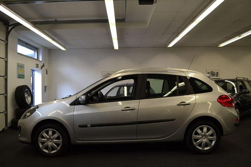 Gebraucht Renault Clio II Dynamique 101 PS (74 kW) 2008 Grau Limousine