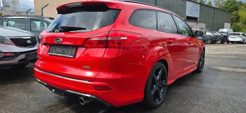 Gebraucht Ford Focus ST-Line 150 PS (110 kW) 2017 Rot Limousine