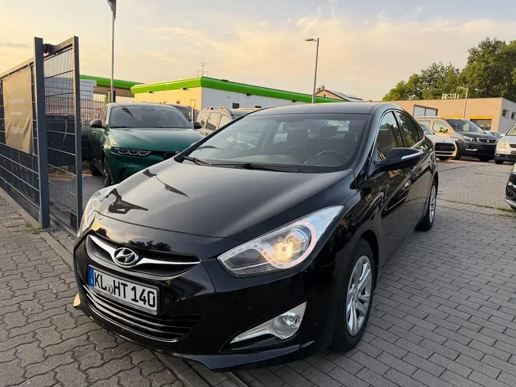 Gebraucht Hyundai i40 Comfort 135 PS (99 kW) 2013 Schwarz Limousine