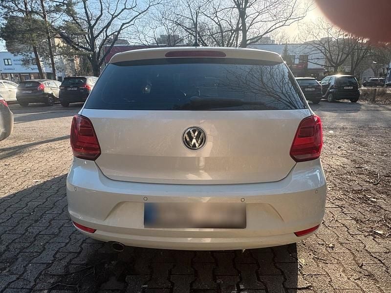 Gebraucht VW Polo Highline 105 PS (77 kW) 2015 Weiß Kleinwagen