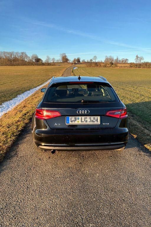 Gebraucht Audi A3 Attraction 110 PS (80 kW) 2015 Schwarz Limousine