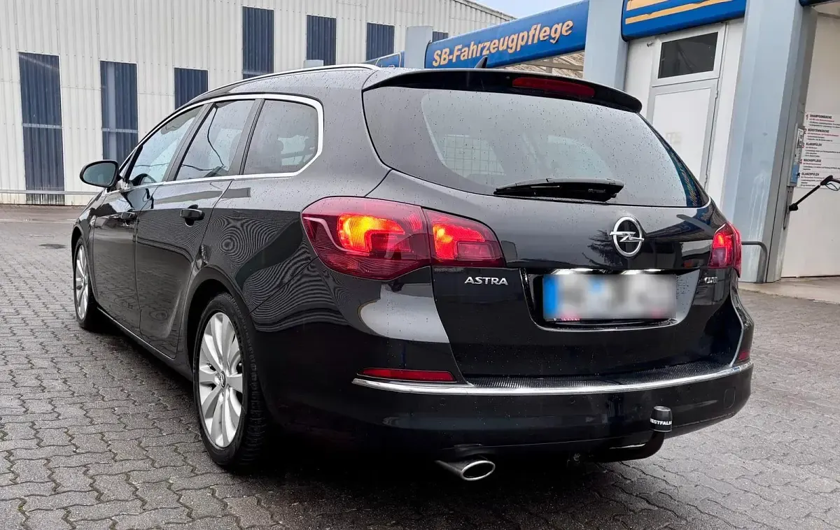 Gebraucht Opel Astra 165 PS (121 kW) 2015 Schwarz Kombi