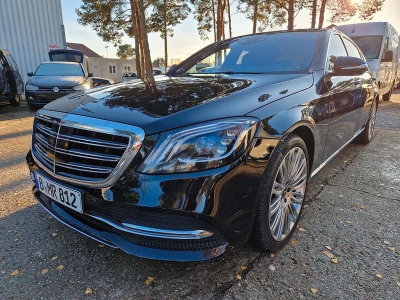 Schwarz Gebraucht 2020 Mercedes S560 AMG line Limousine | 57.777 € - Bild 1/4