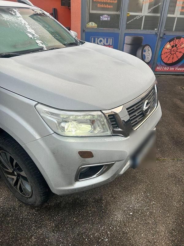 Gebraucht Nissan Navara Tekna 190 PS (139 kW) 2017 Silber Pickup