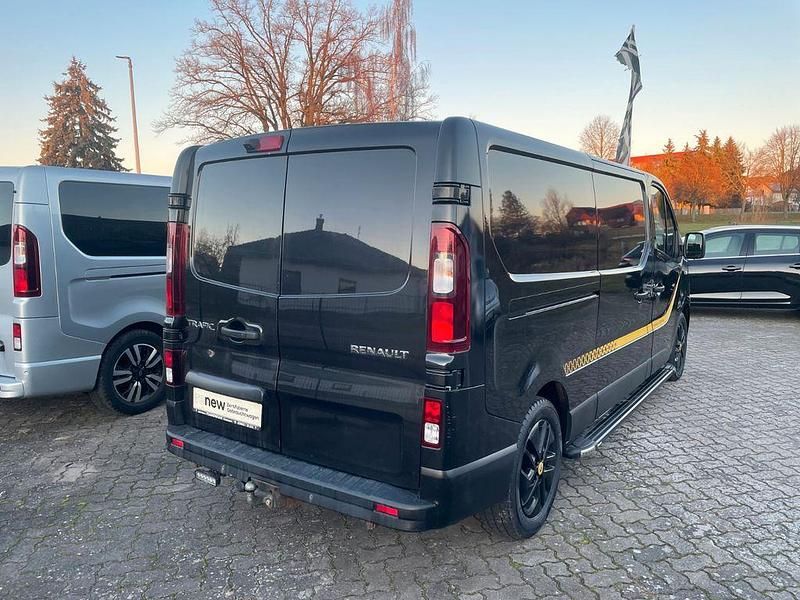 Gebraucht Renault Trafic 145 PS (106 kW) 2019 Schwarz Van / Kleinbus