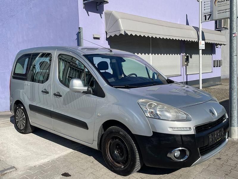Gebraucht Peugeot Partner Tepee Active 114 PS (83 kW) 2013 Grau Van / Kleinbus