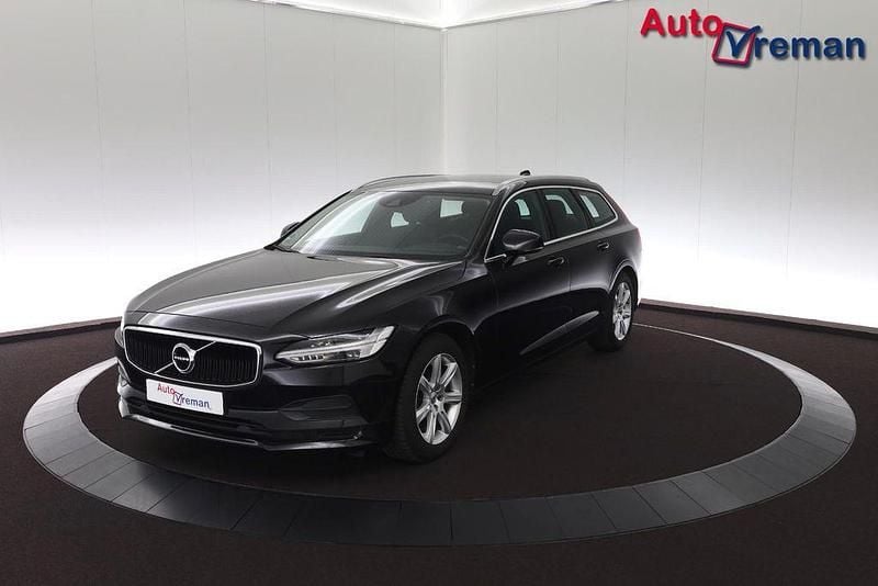 Gebraucht Volvo V90 Momentum 150 PS (110 kW) 2017 Schwarz Kombi