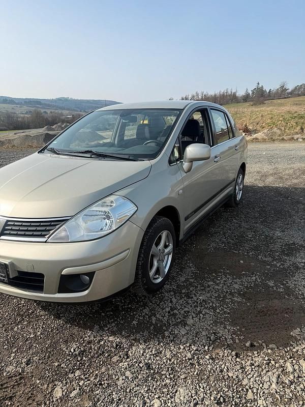 Gebraucht Nissan Tiida 110 PS (80 kW) 2008 Braun Limousine