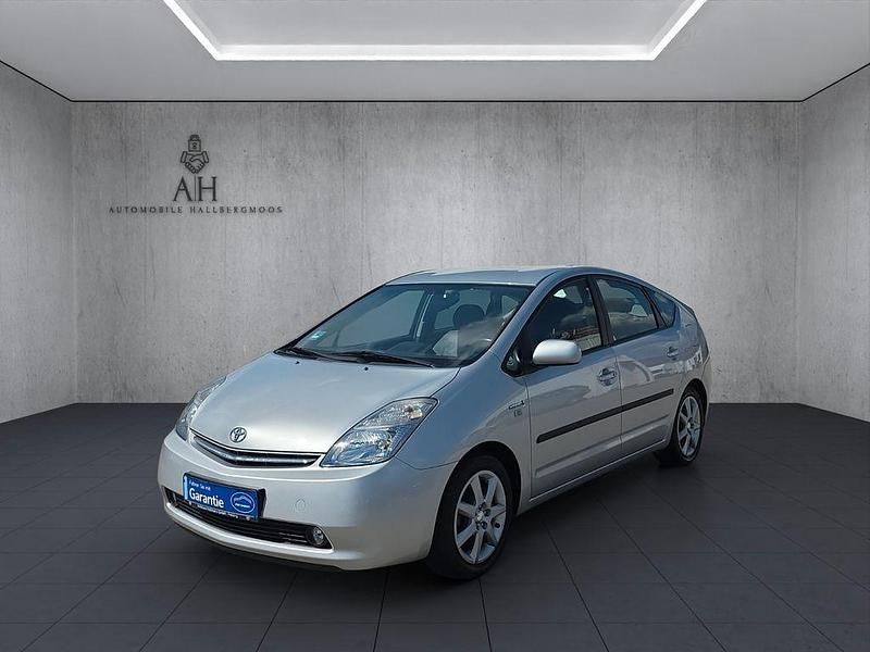 Second-hand Toyota Prius Sol 77 CP (56 kW) 2010 Argintiu Hatchback
