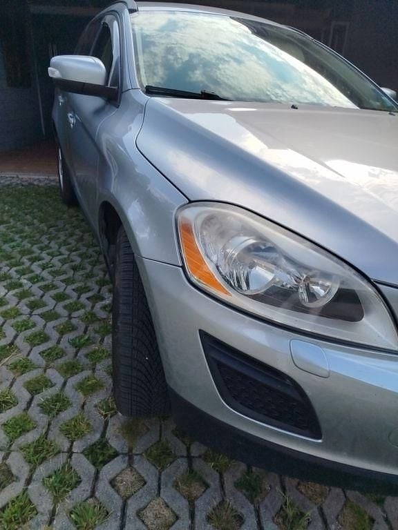 Grau Gebraucht 2012 Volvo XC60 Summum SUV | 8.650 € (Superpreis) - Bild 1/4