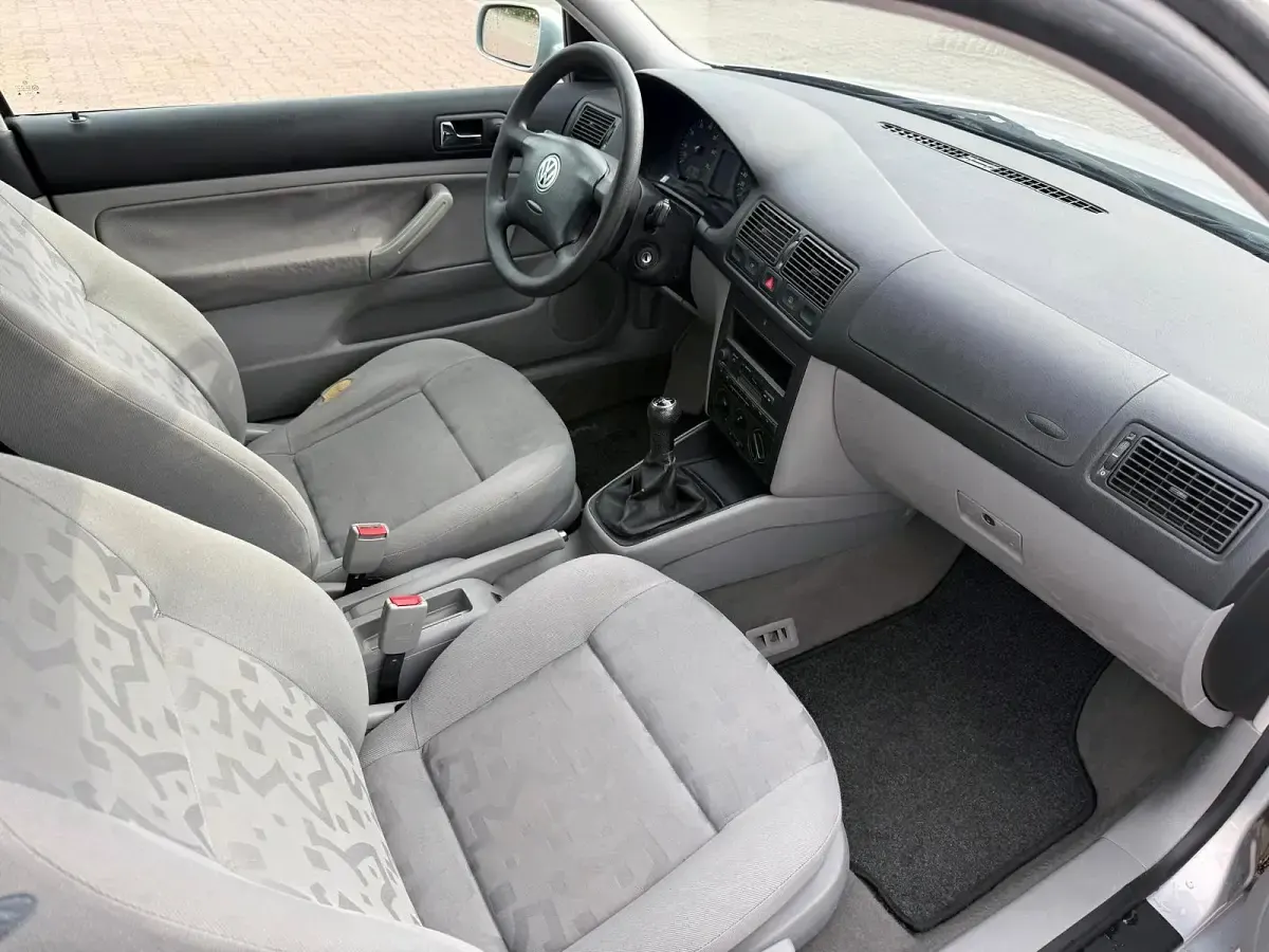 Gebraucht VW Golf IV 101 PS (74 kW) 2000 Silber Limousine