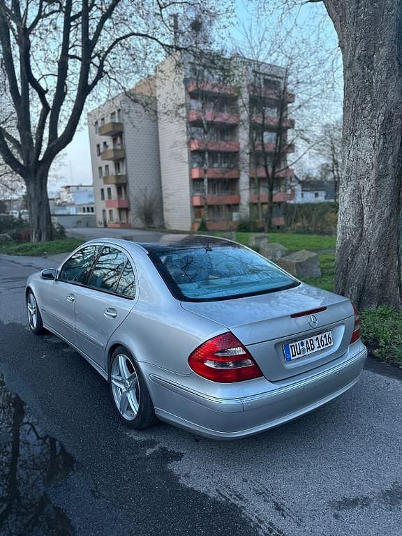 Gebraucht Mercedes E270 Avantgarde 177 PS (130 kW) 2003 Silber Limousine