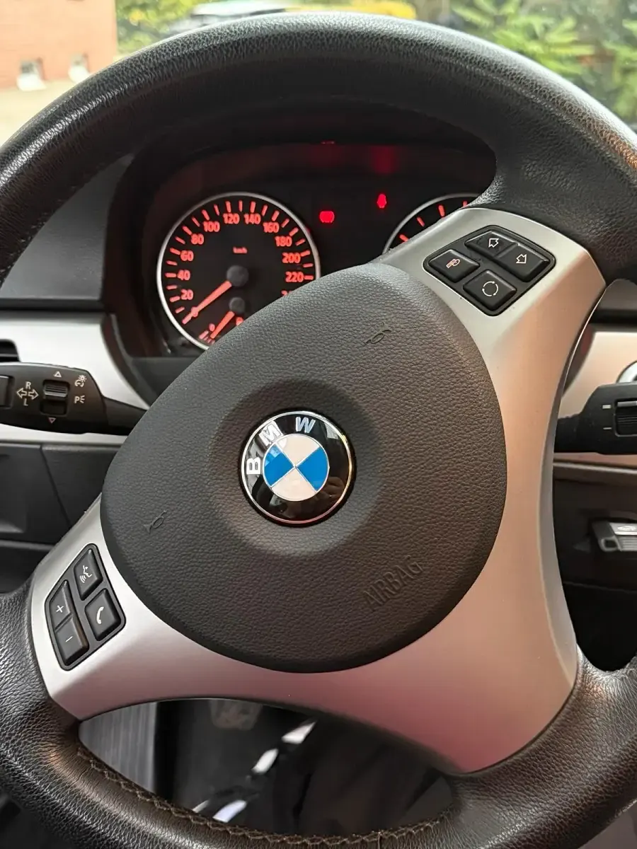 Gebraucht BMW 320 150 PS (110 kW) 2005 Grau Limousine