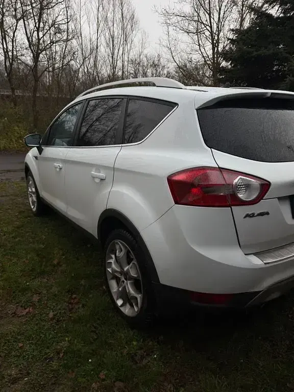 Gebraucht Ford Kuga Titanium 163 PS (119 kW) 2010 Weiß SUV