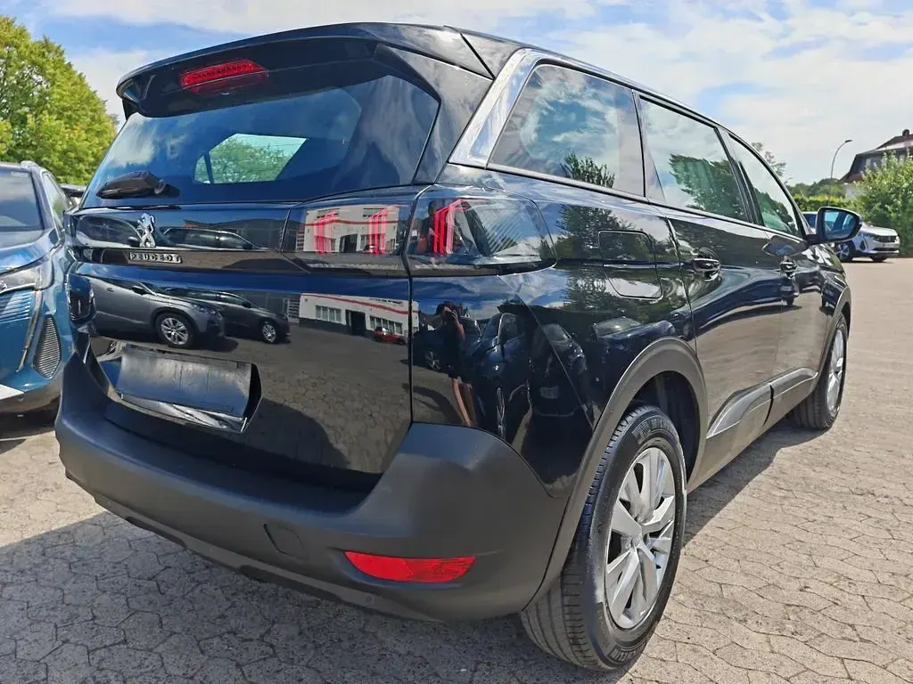 Gebraucht Peugeot 5008 131 PS (96 kW) 2022 Schwarz SUV