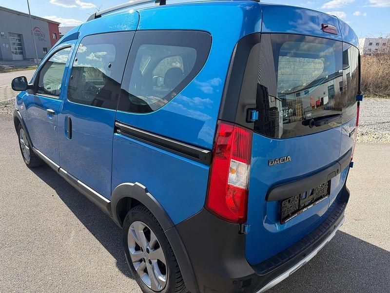 Gebraucht Dacia Dokker Stepway 116 PS (85 kW) 2016 Blau Van / Kleinbus