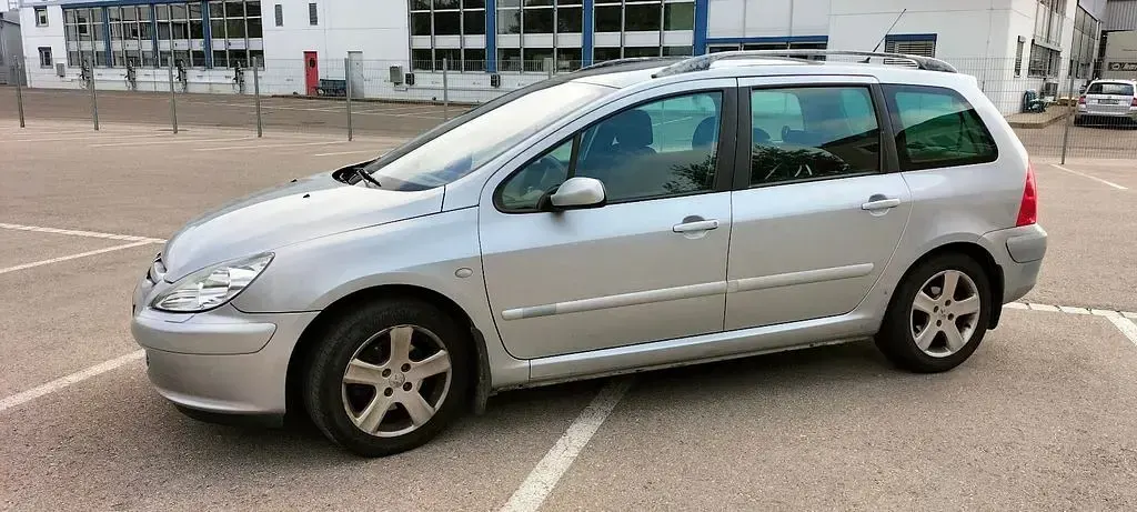 Gebraucht Peugeot 307 109 PS (80 kW) 2003 Silber Limousine