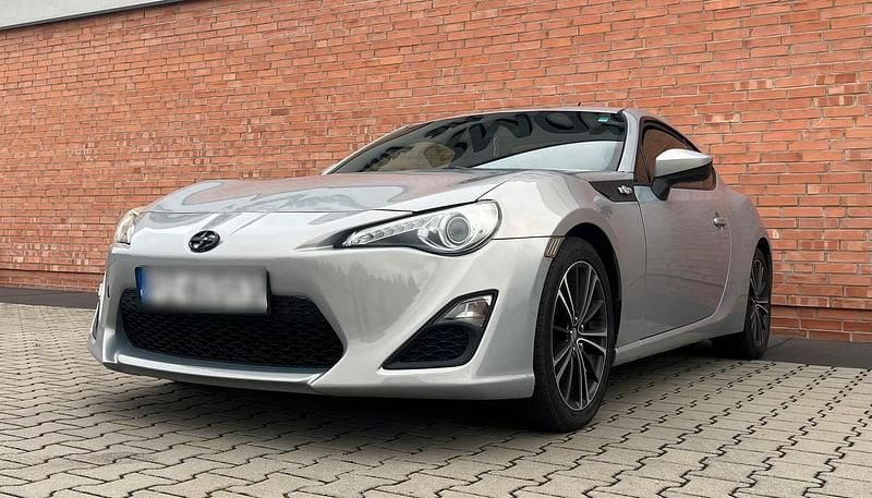 Silber Gebraucht 2025 Toyota GT86 GT Coupé | 12.200 € - Bild 1/4