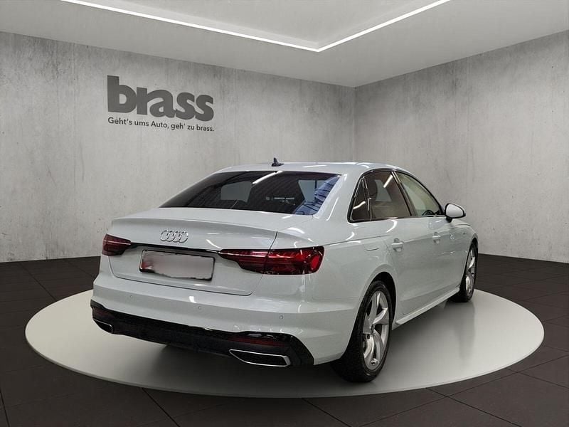 Gebraucht Audi A4 S-Line 136 PS (100 kW) 2024 Metallic