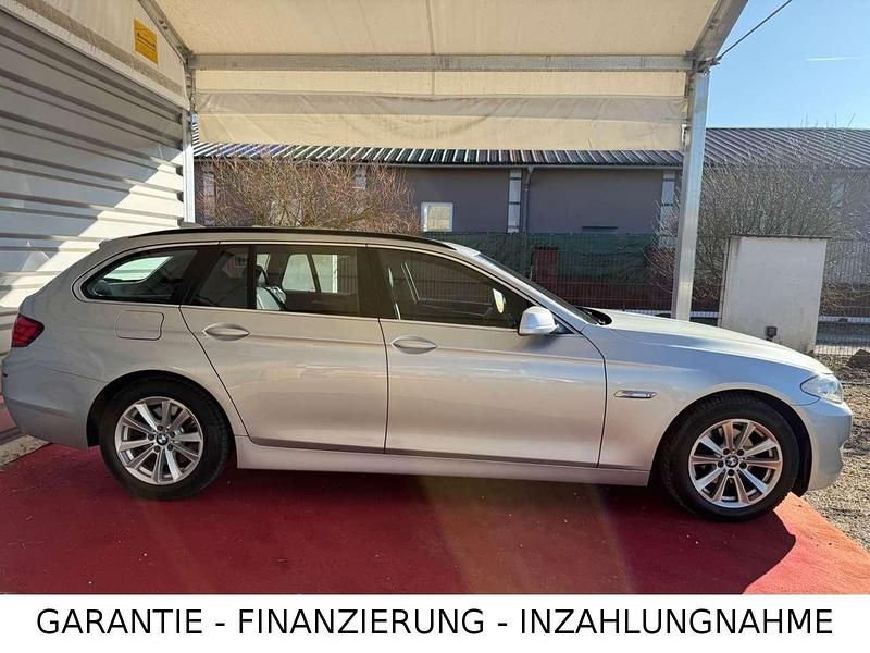 Gebraucht BMW 520 Basis 184 PS (135 kW) 2012 Titansilber Kombi