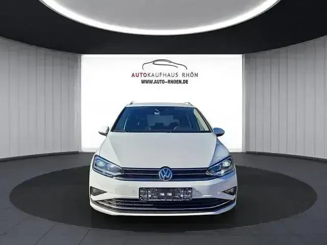 Gebraucht VW Golf VII Comfortline 150 PS (110 kW) 2020 Pure white Van / Kleinbus