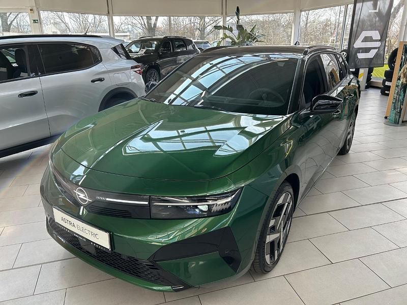 Neu Opel Astra Ultimate 114 kW (156 PS) 2026 Klover grün Kombi