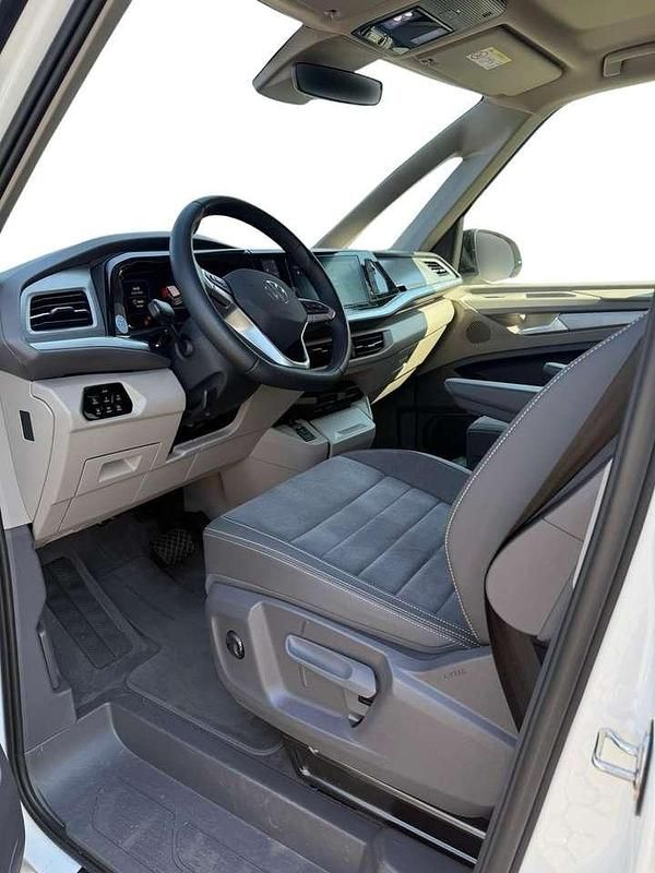Second-hand VW Multivan Edition 150 CP (110 kW) 2024 Alb Monovolum