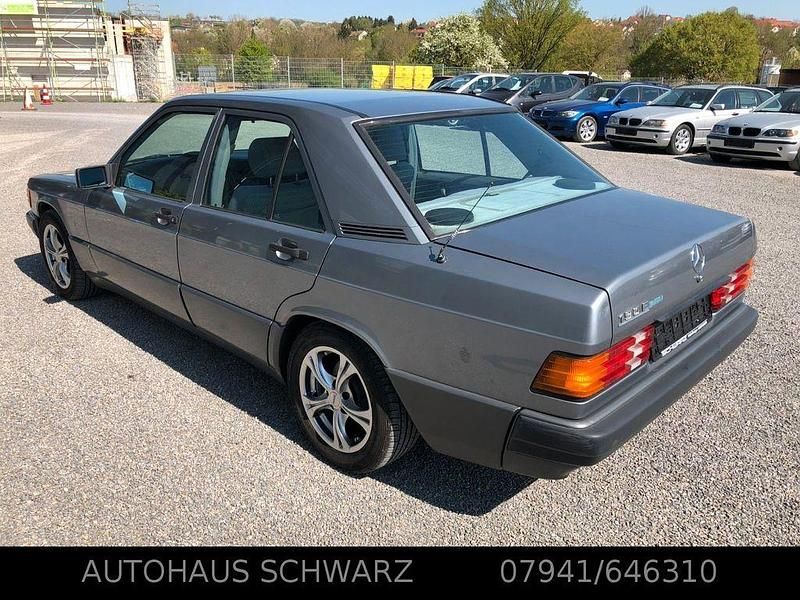 Gebraucht Mercedes 190 118 PS (86 kW) 1990 Grau metallic Limousine
