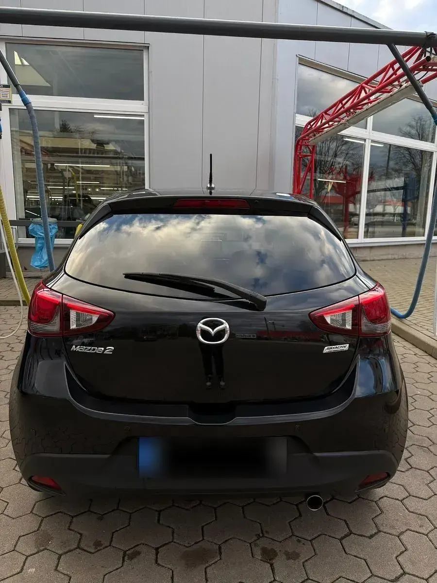 Gebraucht Mazda 2 Exclusive 90 PS (66 kW) 2016 Schwarz Limousine