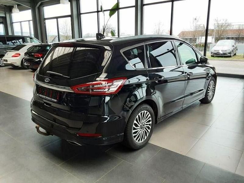 Gebraucht Ford S-MAX Titanium 190 PS (139 kW) 2021 Schwarz Van / Kleinbus