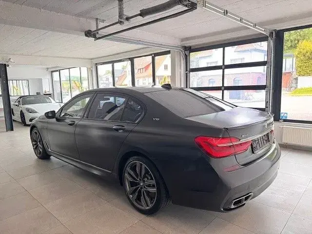 Gebraucht BMW M760 Performance 609 PS (447 kW) 2017 Grau Limousine
