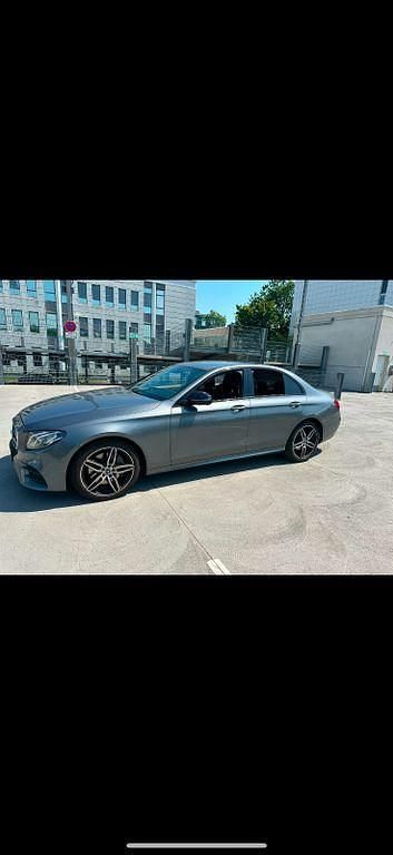 Gebraucht 2018 Mercedes E300 AMG Limousine | 27.500 € (Guter Preis) - Bild 1/4