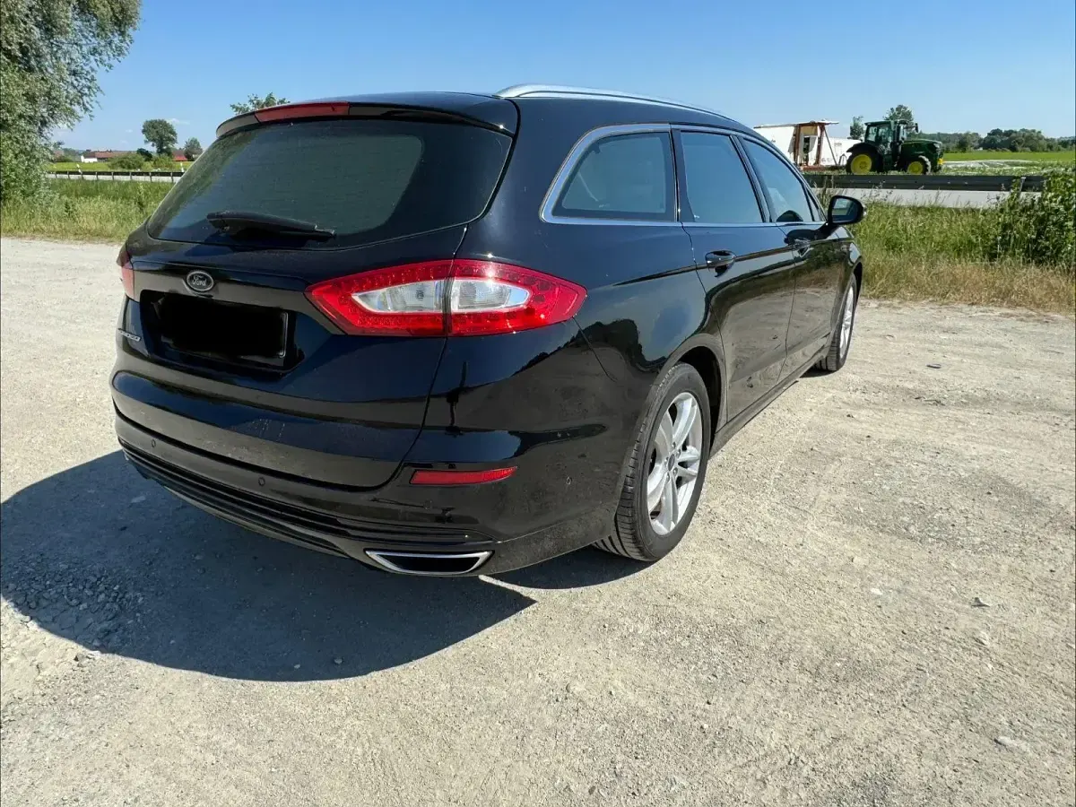 Gebraucht Ford Mondeo Titanium 179 PS (131 kW) 2016 Schwarz Kombi