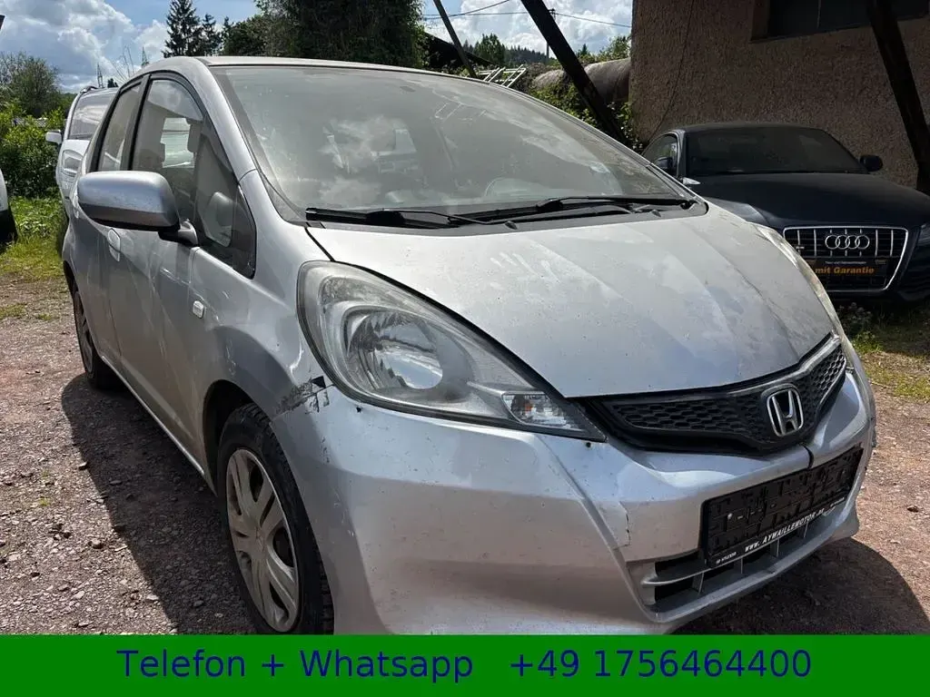 Gebraucht Honda Jazz Trend 90 PS (66 kW) 2012 Silber Kleinwagen