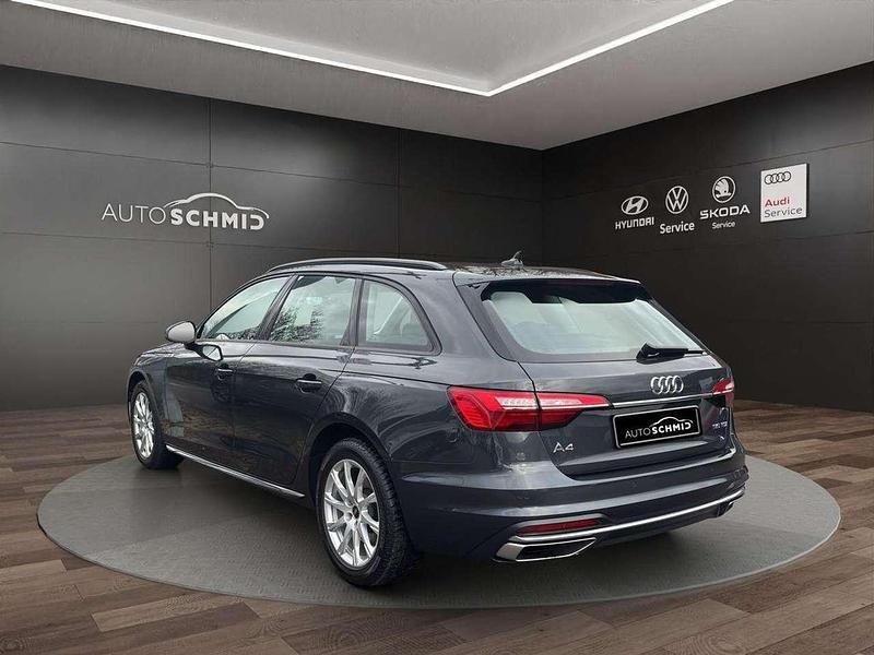 Używany Audi A4 Advanced 163 KM (119 kW) 2022 Szary Kombi