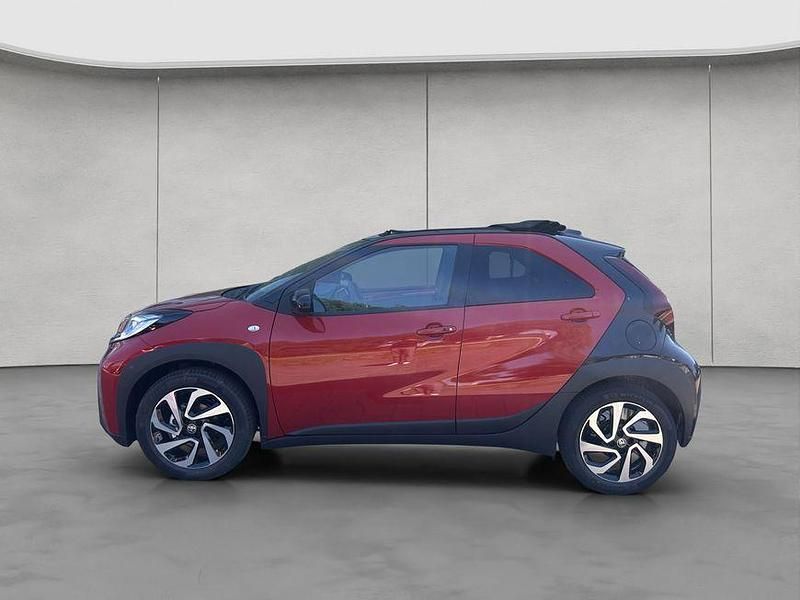 Neu Toyota Aygo X Comfort 72 PS (52 kW) 2025 Rot SUV