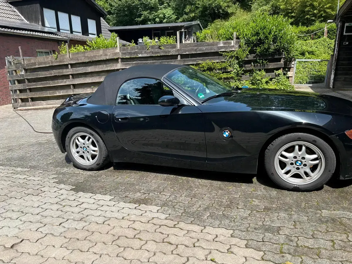 Gebraucht BMW Z4 170 PS (125 kW) 2004 Schwarz Cabrio